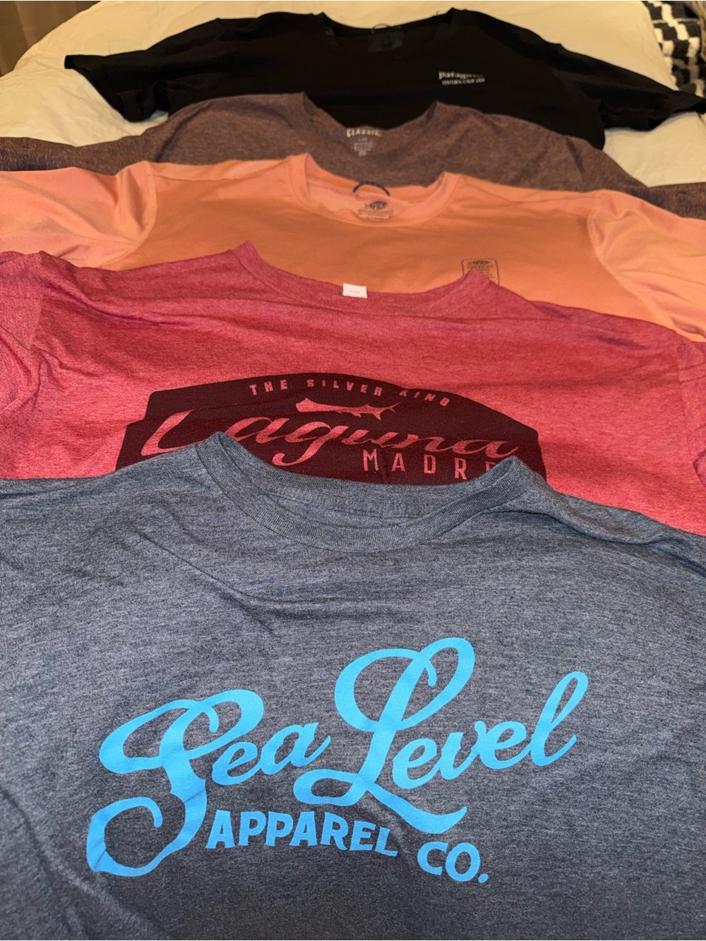 Lot of 5 assorted name brand men’s t-shirts XL